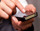 نصف البريطانيين يعانون من إصابات فى الإبهام بسبب الهواتف الذكية نصف البريطانيين يعانون من إصابات فى الإبهام بسبب الهواتف الذكية